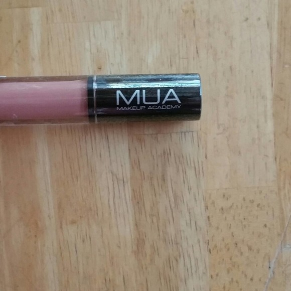 Makeup Academy (MUA) Luminizing Lip Gloss - Picture 2 of 4
